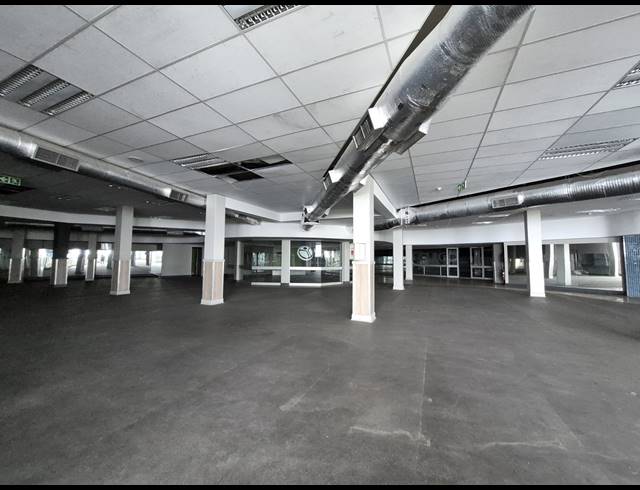 2,355M² RETAIL TO LET IN CRAIGHALL